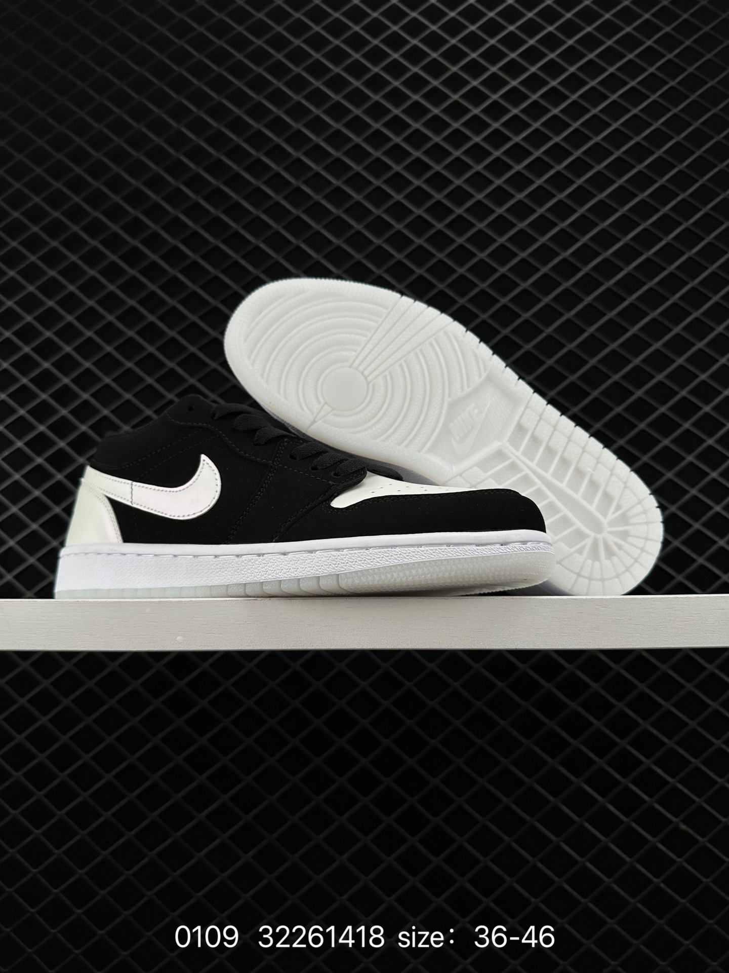 NIKE  Air Jordan 1 Low